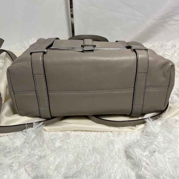 NWT MICHAEL Michael Kors Blaine Leather Satchel in Pearl grey Minimalist purs - Picture 3 of 15